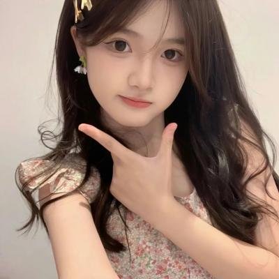 触碰的双手